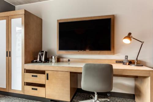 Cambria Hotel Downtown Phoenix Convention Center – Phoenix, AZ