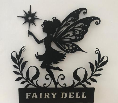 fAiRy DeLL Flatlet with 4 bedrooms in Wyke