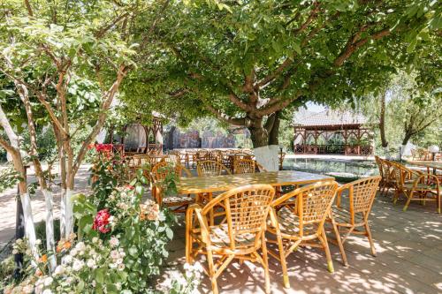 Charos Family Resort in Yusufkhona
