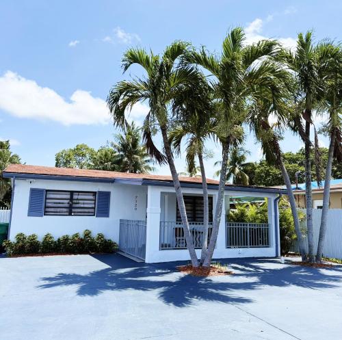 Palms Paradise by Coral Gables