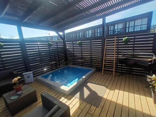 Karstais baseins, SirenaHouse, Casa a metros del Mar in Chovellén