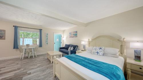 Siesta Courtyard Suites image 10