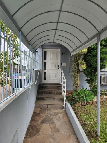 Consulado Americano, Apartamento 40 metros do Consulado EUA Porto Alegre Com garagem in Porto Alegre Külváros
