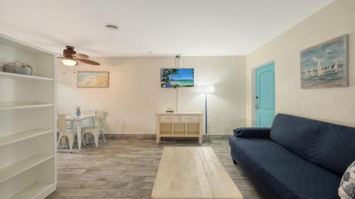 Key Courtyard Suites room in Siesta Key Palms Resort