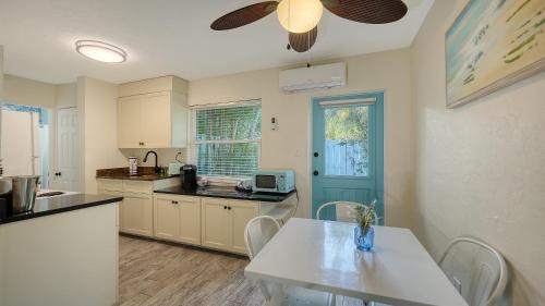 Key Courtyard Suites image 5