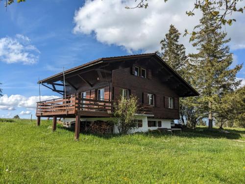 Chalet Les Bises in Courtelary, Schweiz