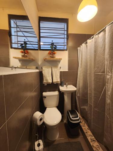 Standard Double Room with Shared Bathroom image 9
