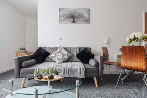Trafford Stays - Work & Leisure, Manchester