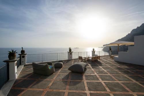 Five-Bedroom Villa image 9