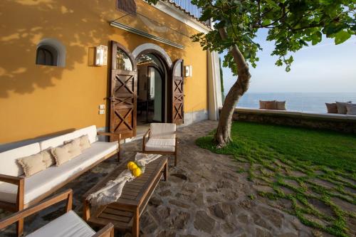 Five-Bedroom Villa image 3