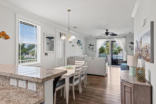 Adventures in Paradise - Waterfront Pool Home, 26' Dock, Marathon (foto 7)
