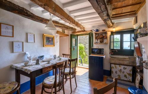 Konyha, Stunning Apartment In Villagrande Di Monteco in Montecopiolo