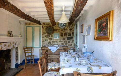 Konyha, Stunning Apartment In Villagrande Di Monteco in Montecopiolo