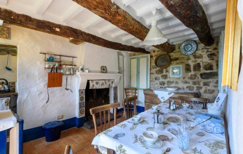 Konyha, Stunning Apartment In Villagrande Di Monteco in Montecopiolo