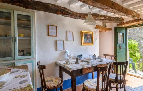 Konyha, Stunning Apartment In Villagrande Di Monteco in Montecopiolo
