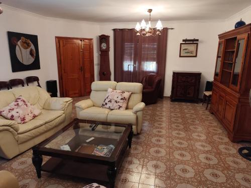 Közös társalgó / TV, Precioso chalet con gran algarrobo y piscina privada in La Xara