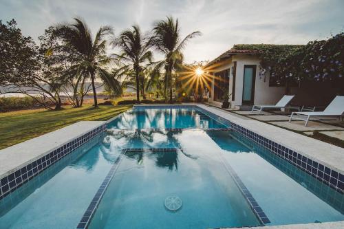 Casa Azul - Directly on Playa Venao, sleeps 8-10+