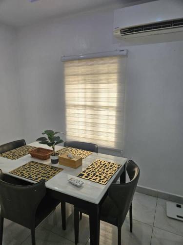 Flat 2 Modern 3BR En-suite Flat in Kaura Abuja, Abuja (foto 9)