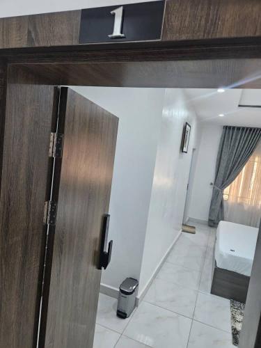 Flat 2 Modern 3BR En-suite Flat in Kaura Abuja, Abuja (foto 10)