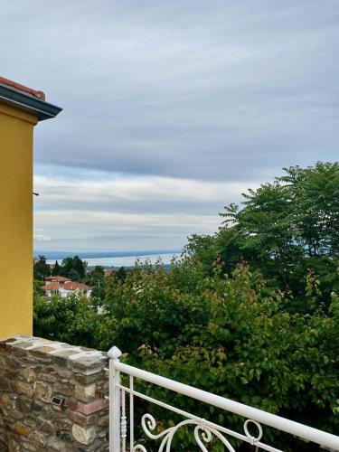 A környék, Lakis' Wellhouse in Ano Poroia
