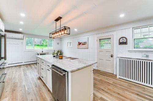 Near Lake and Wineries Spacious Union Springs Home! in Aurora