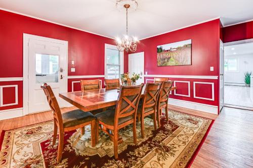 Near Lake and Wineries Spacious Union Springs Home! in Aurora