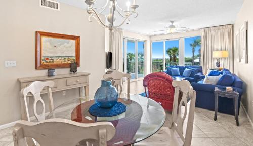 The Crescent 105 in Destin, USA