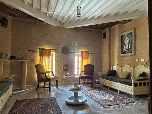 . Suite Iskander Persane