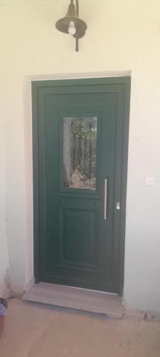 Androniko's Cosy Studio - image 5