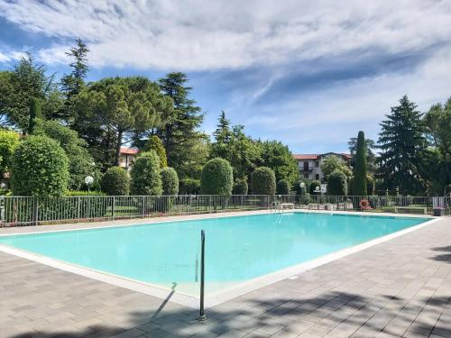  I Limoni Bilocale in residence con piscina in Peschiera del Garda