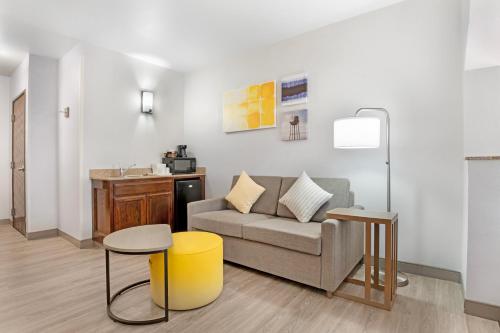 Comfort Inn & Suites Sacramento – University Area - image 33