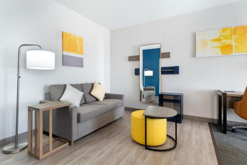 Comfort Inn & Suites Sacramento – University Area - image 18