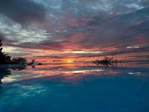 Swimming pool, Ballena Paraiso Lodge in Uvita