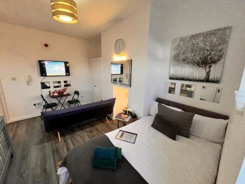 Luxurious Studio flat in Shipley Central in 希普利