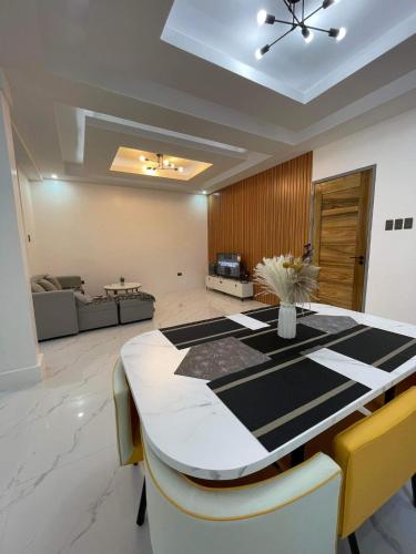 135m² 2 guļamistaba, 2 privāta vannas istaba Māja Calumpit
 (The GrayHouse Inn-Calumpit) in Calumpit