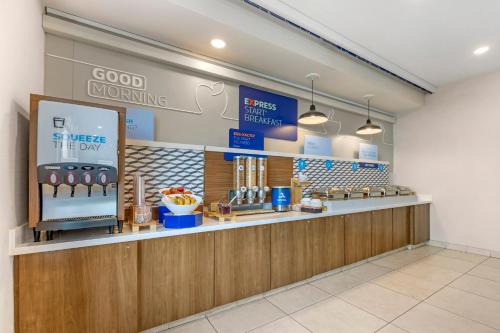 Ételek és italok, Holiday Inn Express Hotel & Suites Astoria By IHG in Astoria (Oregon)