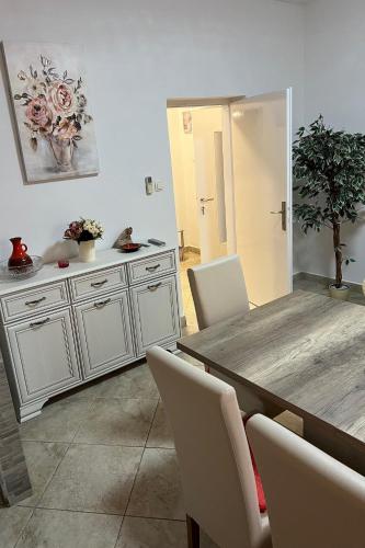One-Bedroom Apartment with Terrace image 5