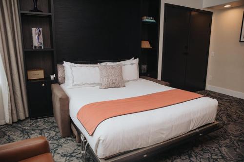 Executive Parker Suite