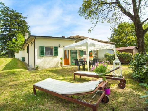 Luxurious Holiday Home in Coreglia Antelminelli with Garden