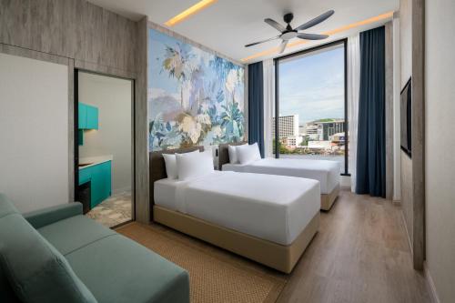 room detail thumbnail 1