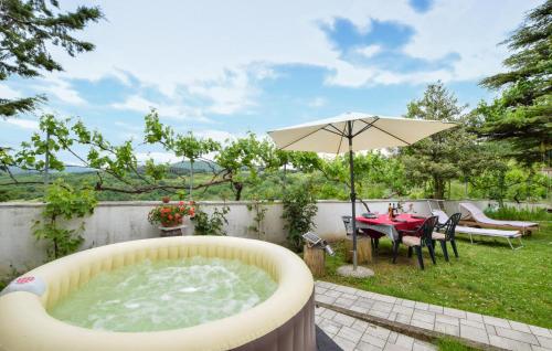Басейн, Stunning Home In Poggio D'acona in Субіано