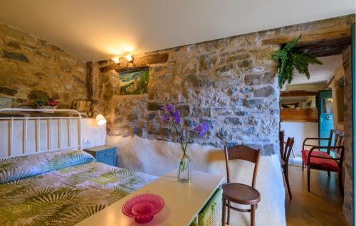 Pet Friendly Apartment In Villagrande Di Monteco in Montecopiolo