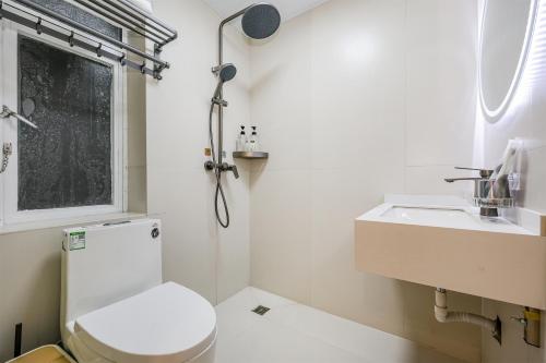 Suite with Sea View image 2