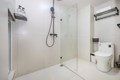 Deluxe Double Room with Bath image 1