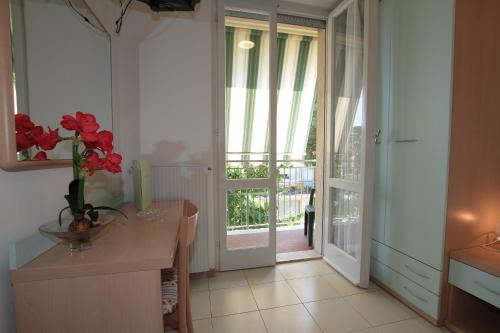Hotel Vera – Marina di Massa, WI