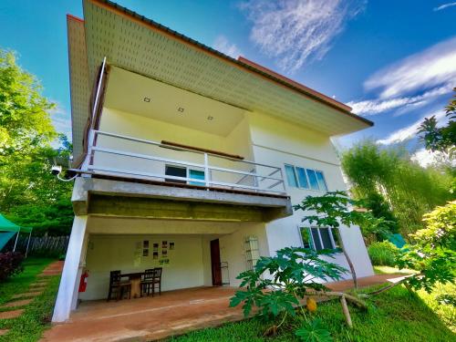 GJ TOUR  in Tham Lot