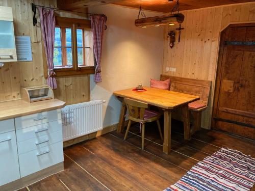 virtuve, Ferienhütte Troadkostn (Ferienhutte Troadkostn) in Ranten