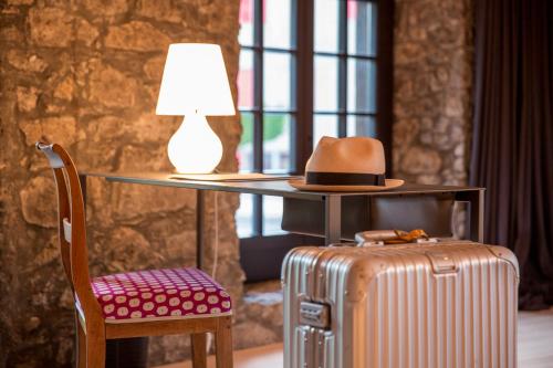 Hotel Krone Regensberg - Tap to explore photos