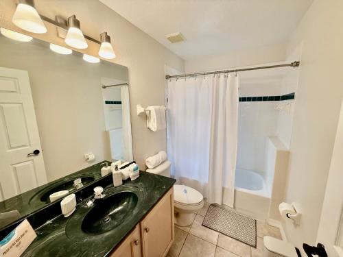 Grand Family House with Private Pool near Disney Parks - main image