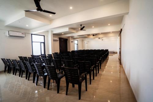 Üzleti központ, CROSS ROADS INN near Coimbatore nemzetközi repülőtér